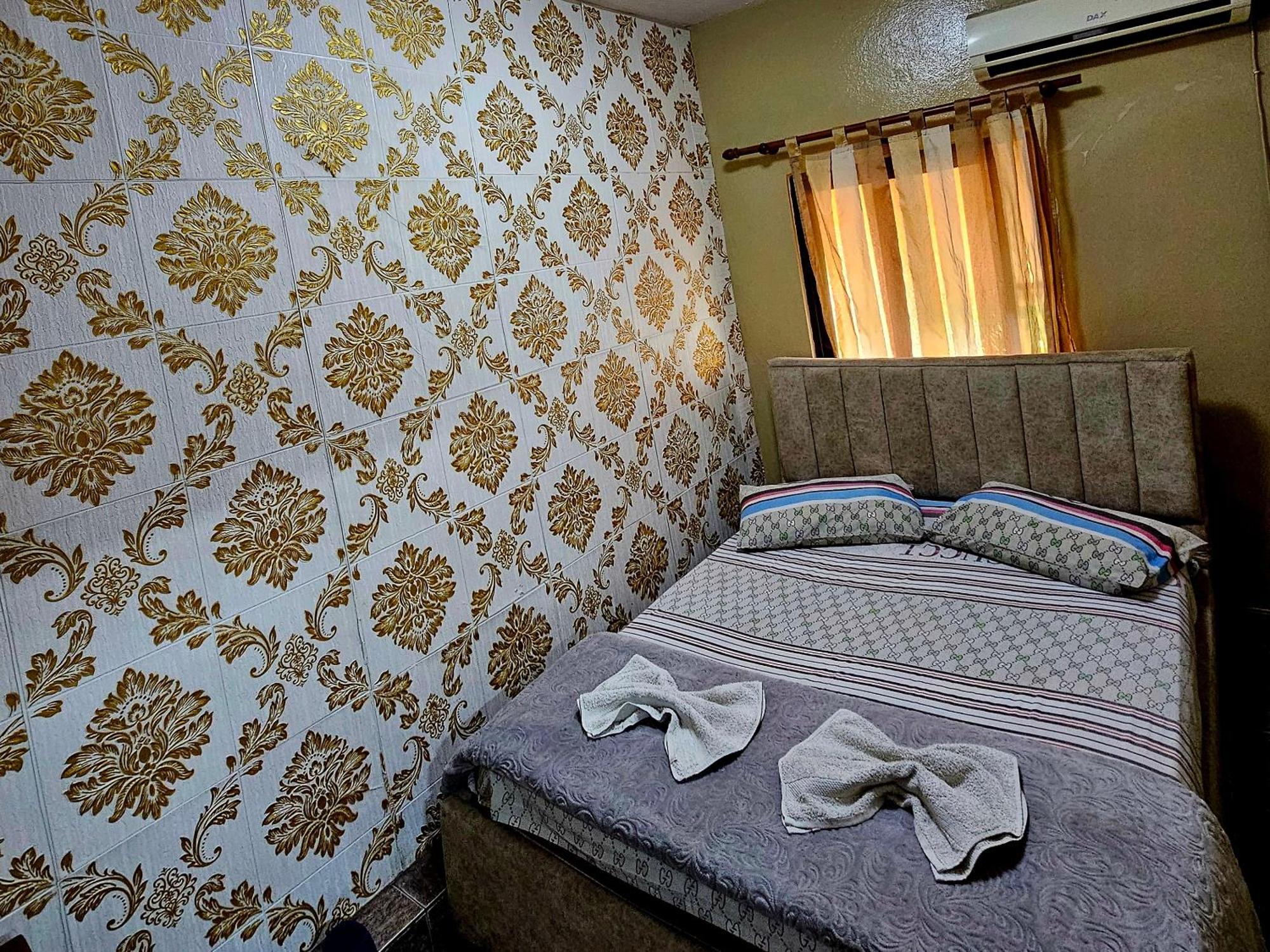 Dafina Hotel Tirana Quarto foto